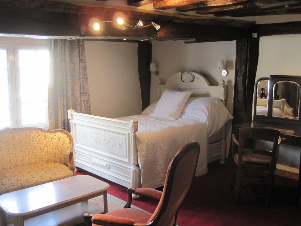 Les Trois Cheminees Chambres D'Hotes Livarot-Pays-d'Auge Exterior foto